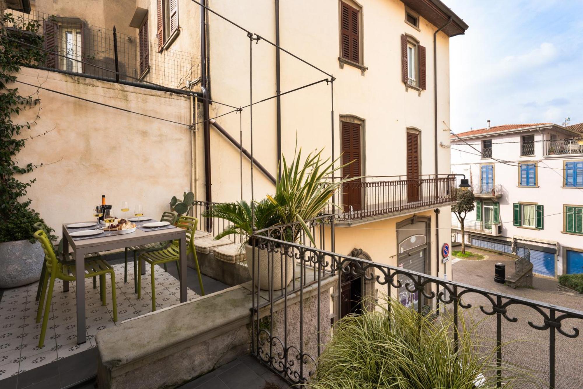 La Casa Sulla Terrazza Apartment Сарнико Екстериор снимка
